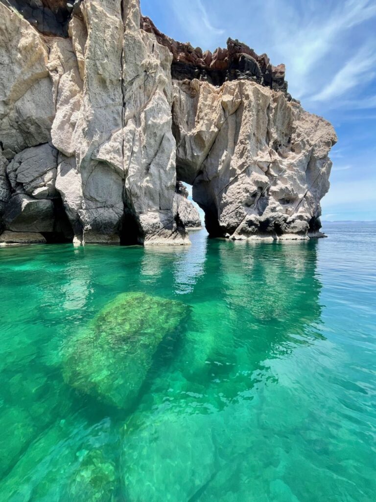 Espiritu Santo Arch and Underwater Boulders