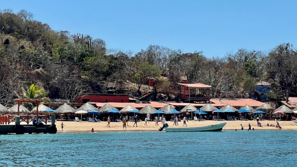 Playa Cuachalate Isla Ixtapa