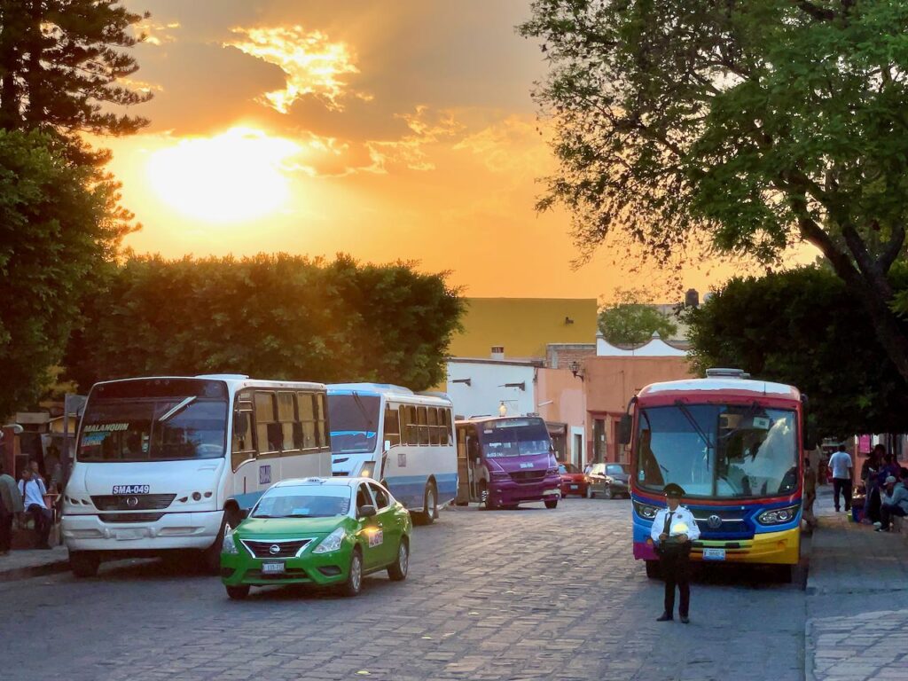 Sunset Buses and Taxi, Insurgentes San Miguel de Allende