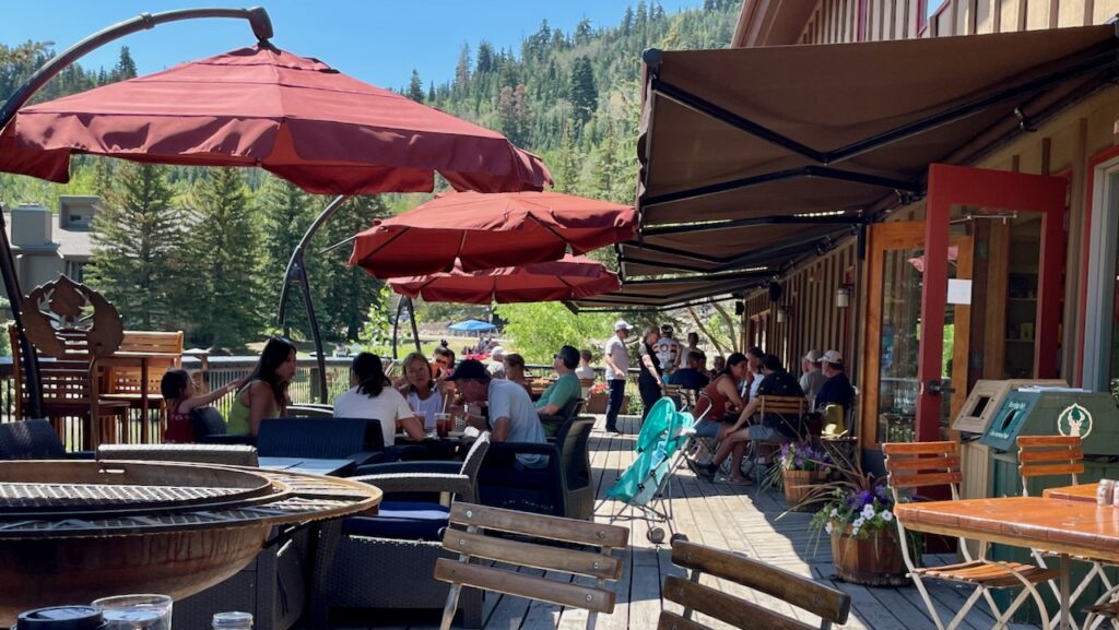 Deer Valley Plaza Patio Summer