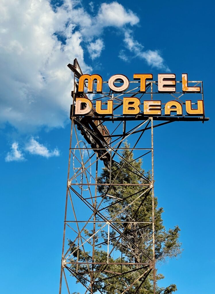 Motel Du Beau Sign Flagstaff