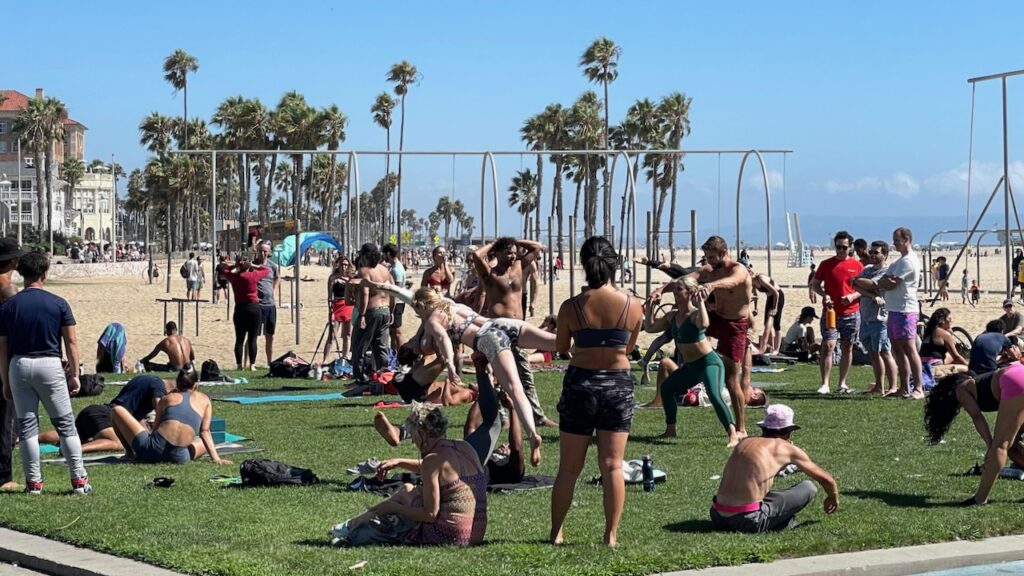 Acro yoga muscle beach Santa Monica