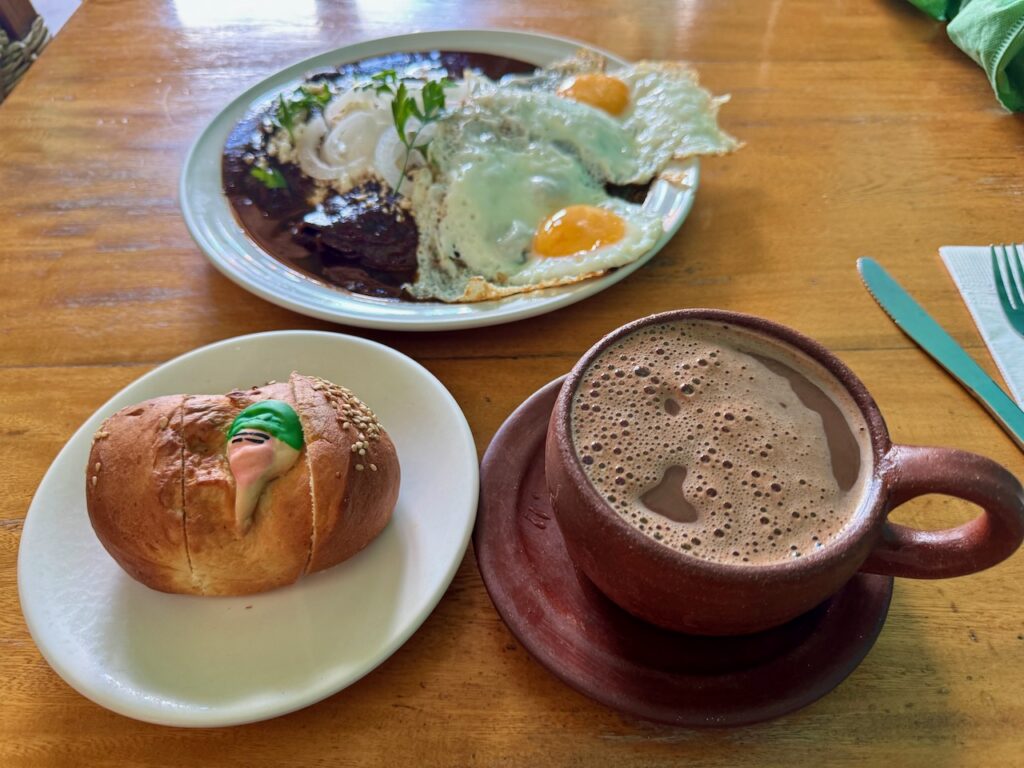 Breakfast at La Casa del Tío Güero